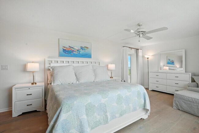 Building Photo - 3951 Gulf Shore Blvd N