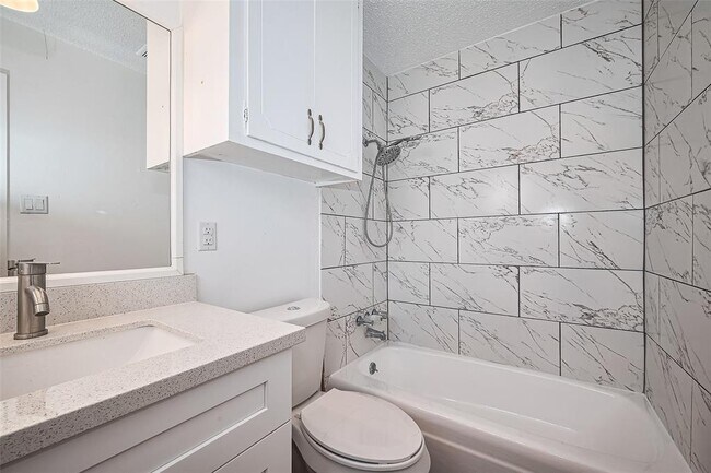 Building Photo - 14319 Waterville Way