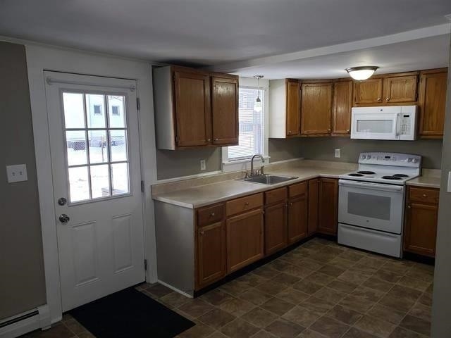 Building Photo - 8 Allen St