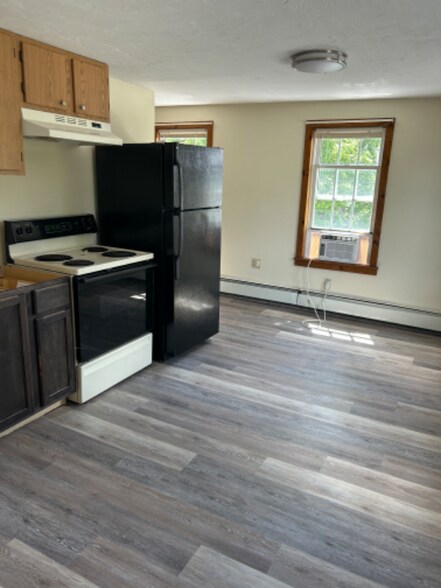 Building Photo - 5 C Grove St