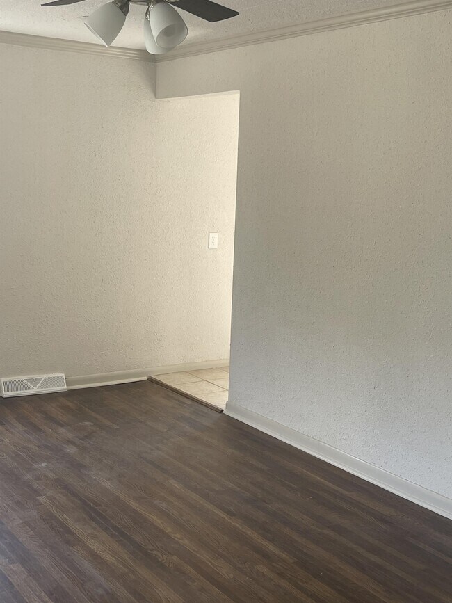 Building Photo - 1431 Santa Fe S