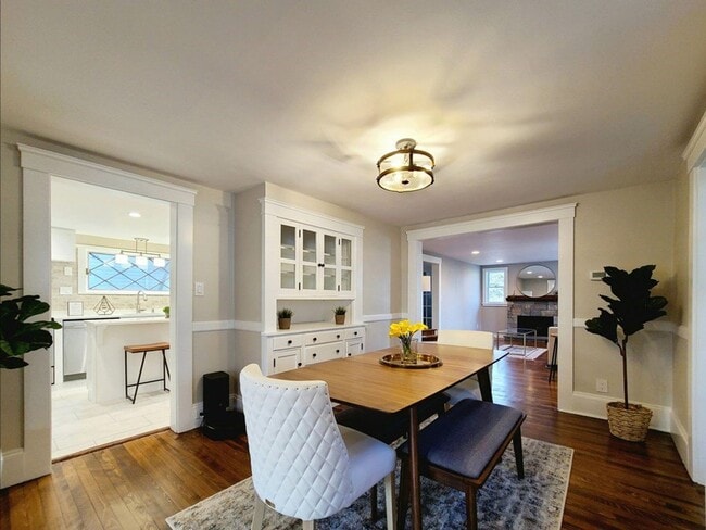 Building Photo - ***Please Respond Directly to the Online Listing, Calls May Not Be Returned***