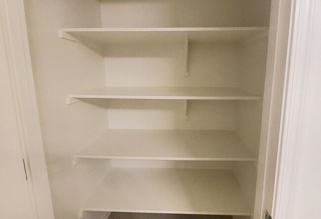 Building Photo - "COMING SOON" Lovely 3 Bedroom Home in Gre...