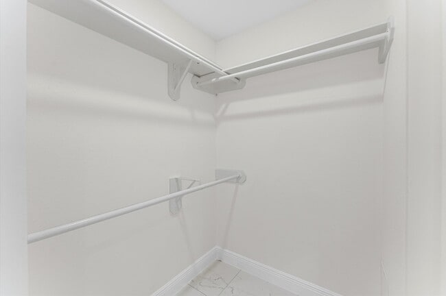 Building Photo - 7631 Ashton Dr