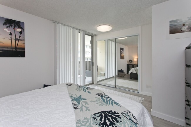 Building Photo - Move-in ready fully furnished beautiful 1 ...