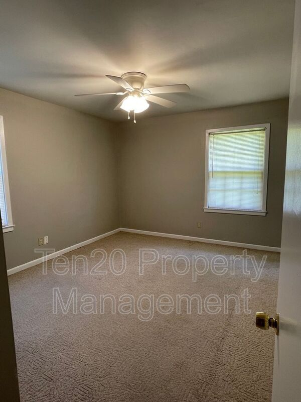 Building Photo - 4204 Wilbur Dr