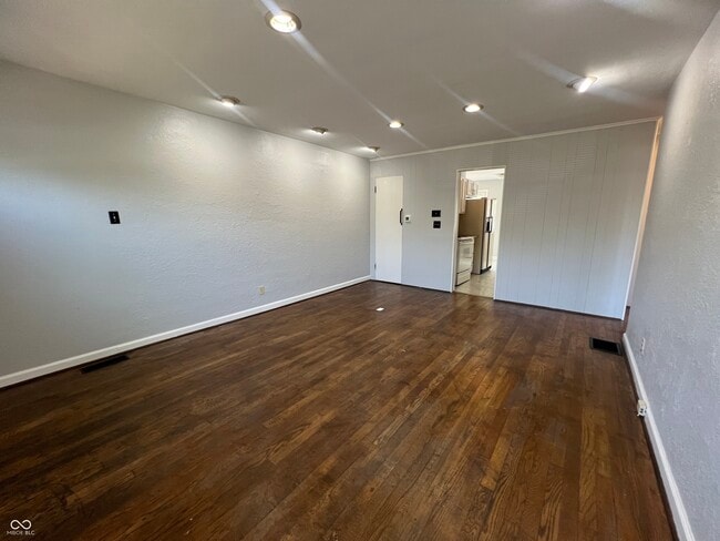 Building Photo - 77 W Westfield Blvd