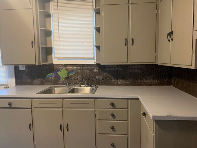 Building Photo - Galion Home