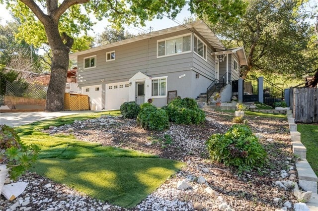 Building Photo - 5888 Oak Knolls Rd