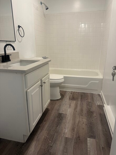 Building Photo - 3108 Chelsea Cv S