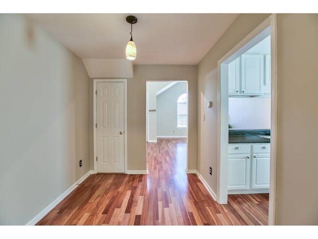 Building Photo - 1330 Pawnee Pointe Ct