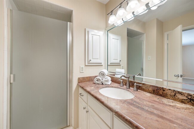 Building Photo - 5850 Valley Forge Dr