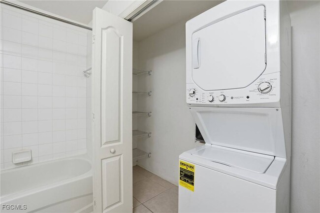 Building Photo - 9409 Ivy Brook Run