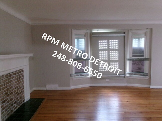 Building Photo - UPDATED COLONIAL HOME IN DETROIT