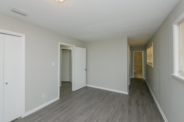 Building Photo - 102 Griffith Ave