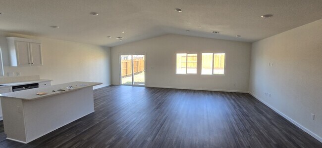 Building Photo - Brand New 4 Bed, 3 Bath Solar-Powered Sing...