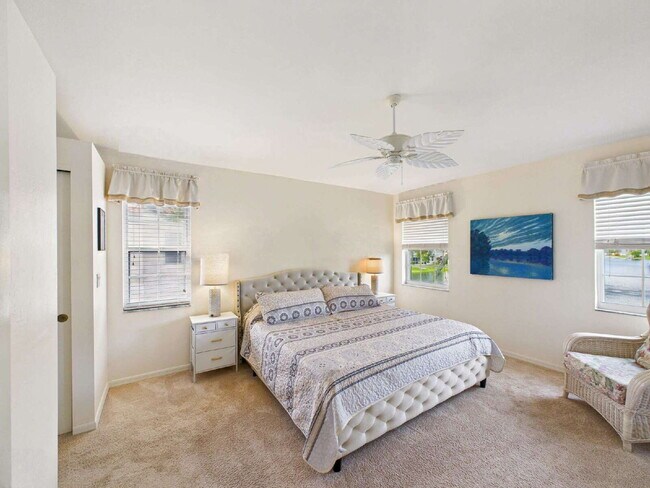 Building Photo - Furnished Seasonal or Annual Rental in Pipers Grove – 3BR Townhome with Lake View