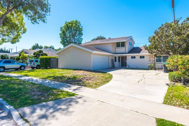 Building Photo - Completely renovated!  Premium location 4 ...