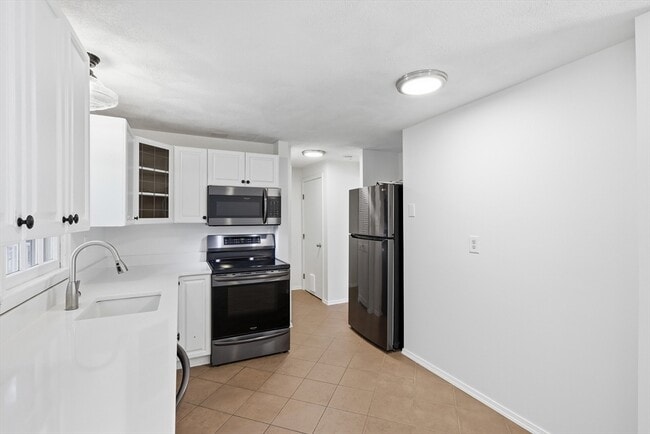 Building Photo - 146 Russet Ln