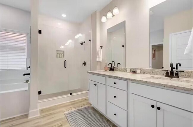 Building Photo - 2047 Hansel Hl Dr