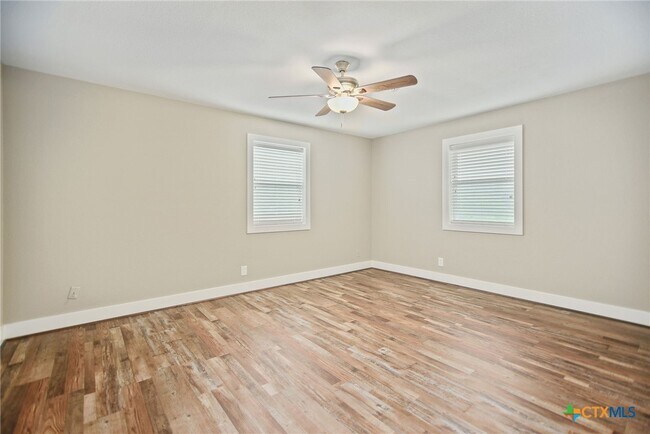 Building Photo - 8 Las Brisas Pl