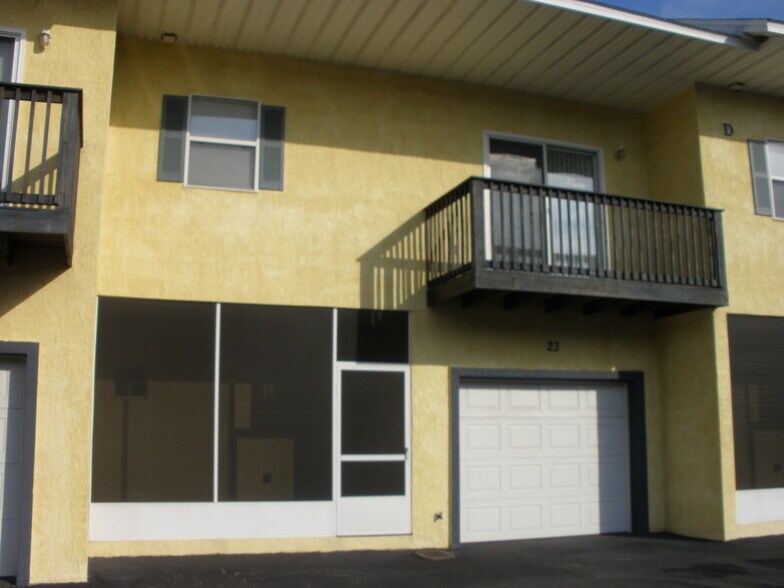 Building Photo - 825 Anastasia Blvd