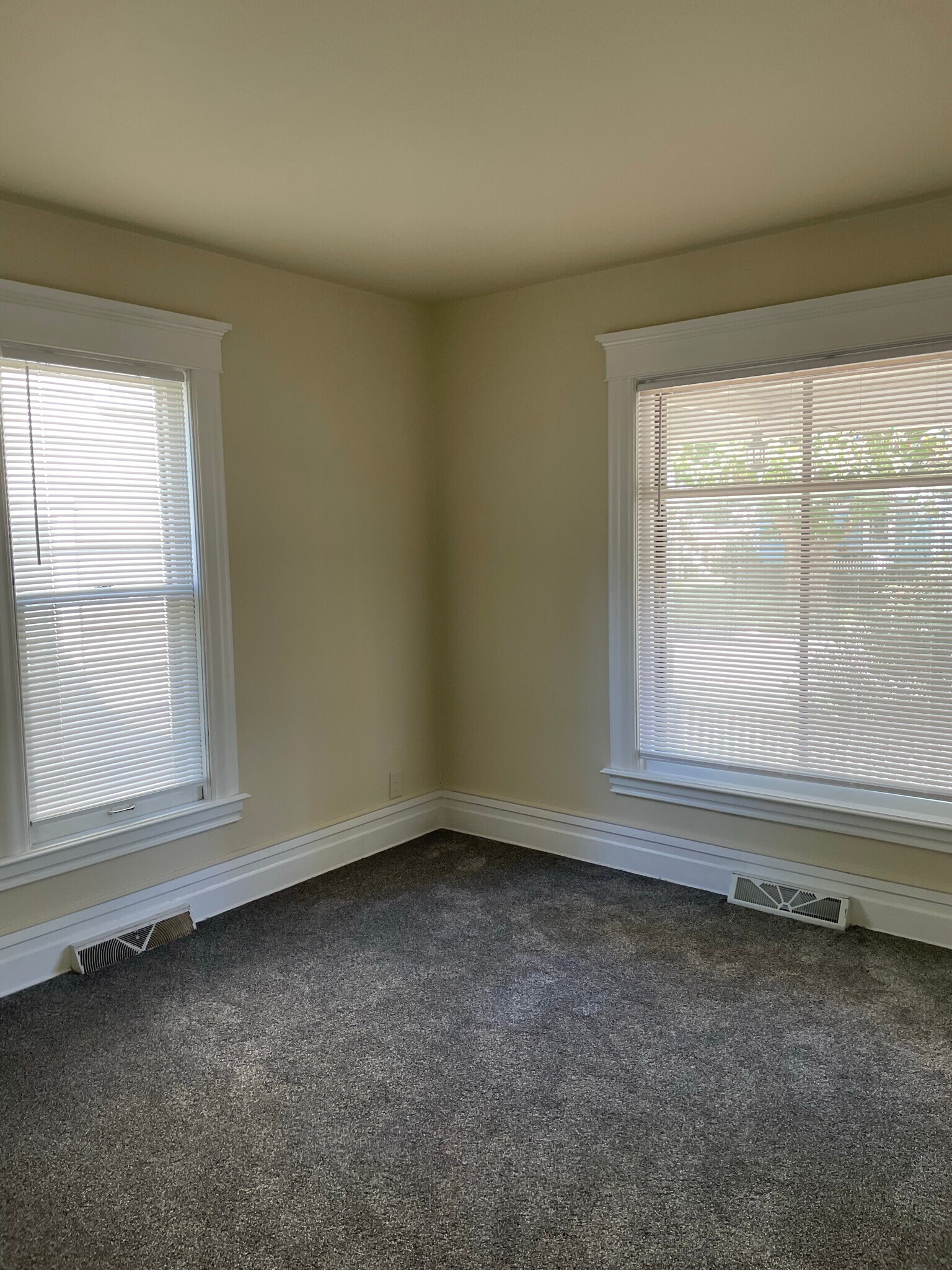 Building Photo - 715 Minor Ave