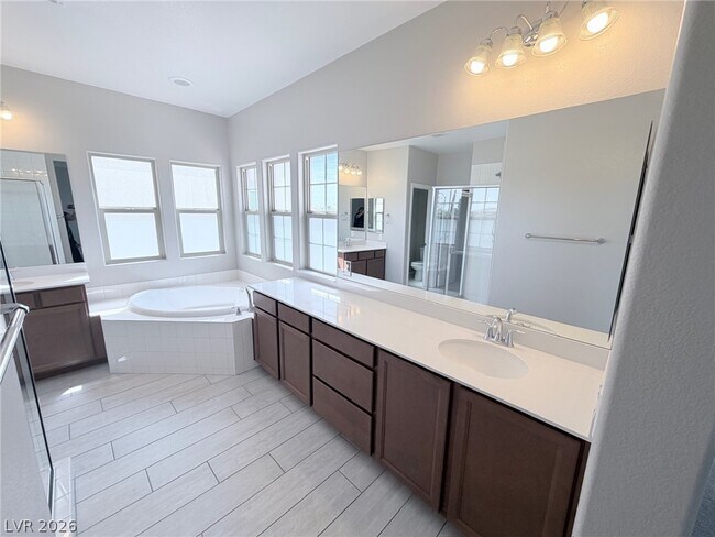 Building Photo - 10025 Desert Bighorn Ct