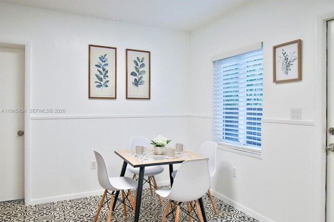 Building Photo - 14325 NE 8th Ave