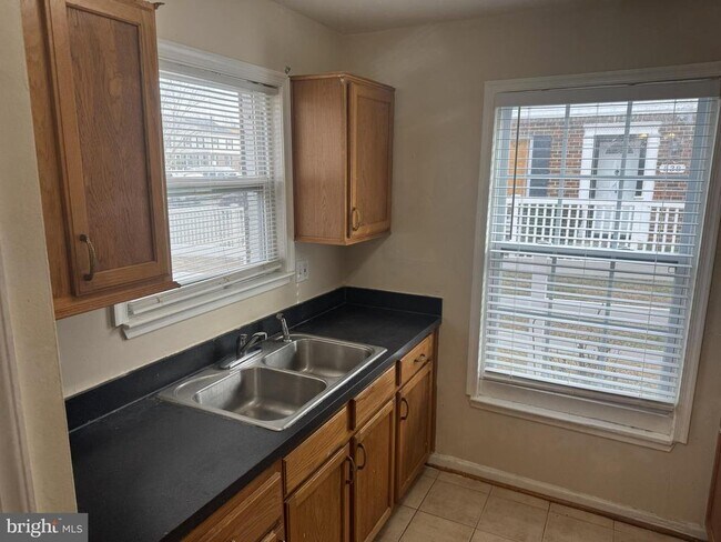 Building Photo - 540 Peacock Dr