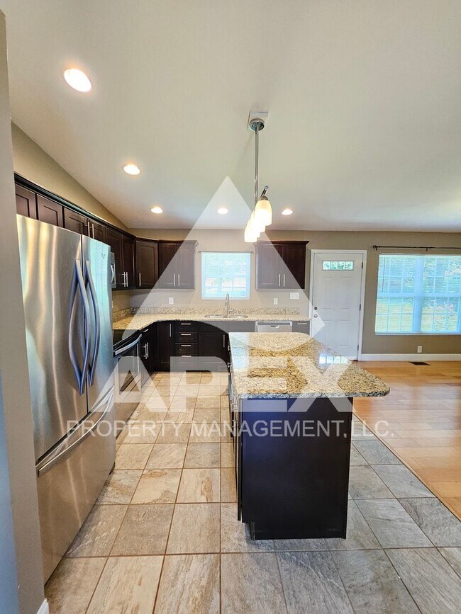 Building Photo - Contemporary Ranch Style 3Bd – 2Ba Single ...