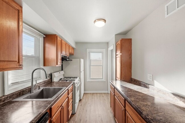 Building Photo - 2BD/1BA Home With Central Air