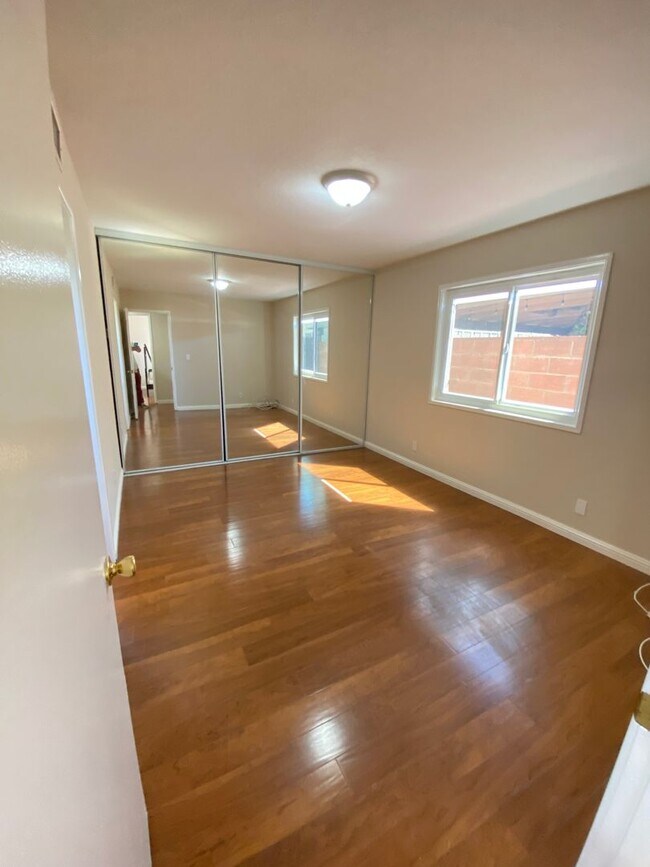 Building Photo - Remodeled 3 Bedroom Lakewood House For Rent-Ready For Move-in ASAP!