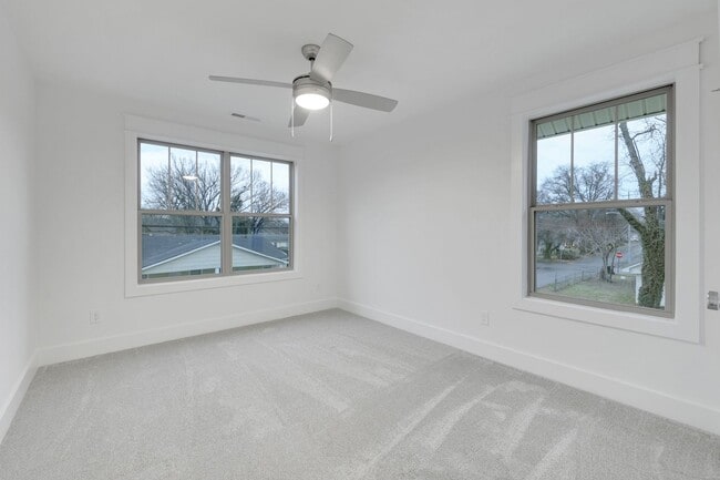 Building Photo - 609 Lee St