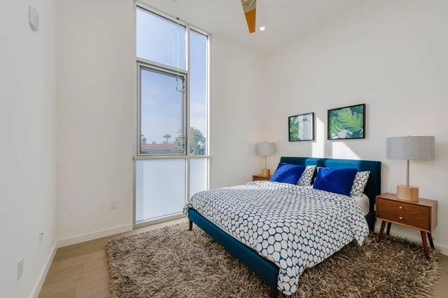 Interior Photo - 12770 Caswell Avenue