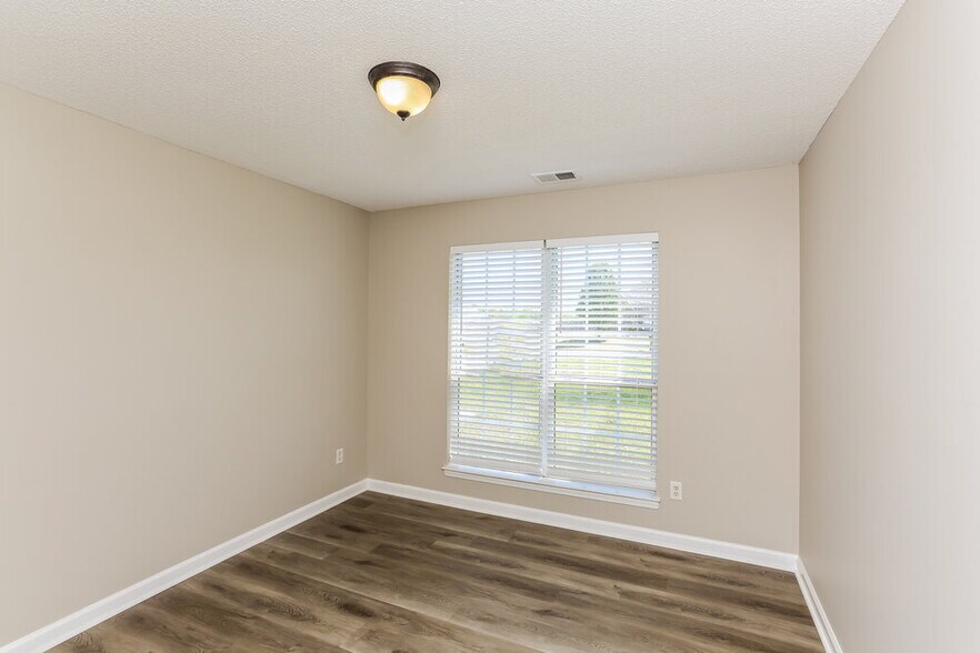 Building Photo - 7569 Red Berry Dr