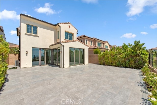 Building Photo - 108 Statura