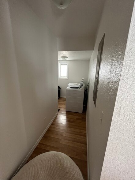 laundry room - 2 Meadowlark Sq