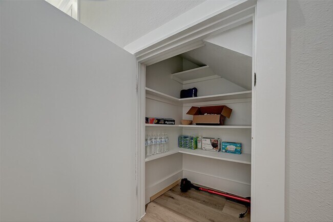 Building Photo - 2105 Sam Wilson St