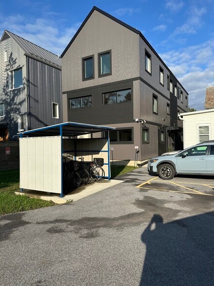 Building Photo - 180 N Winooski Ave