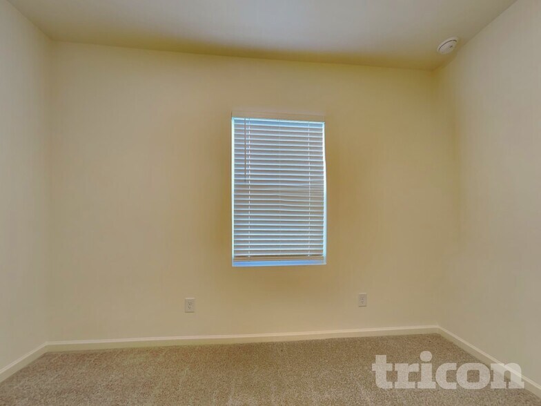 Building Photo - 192 Hynes St