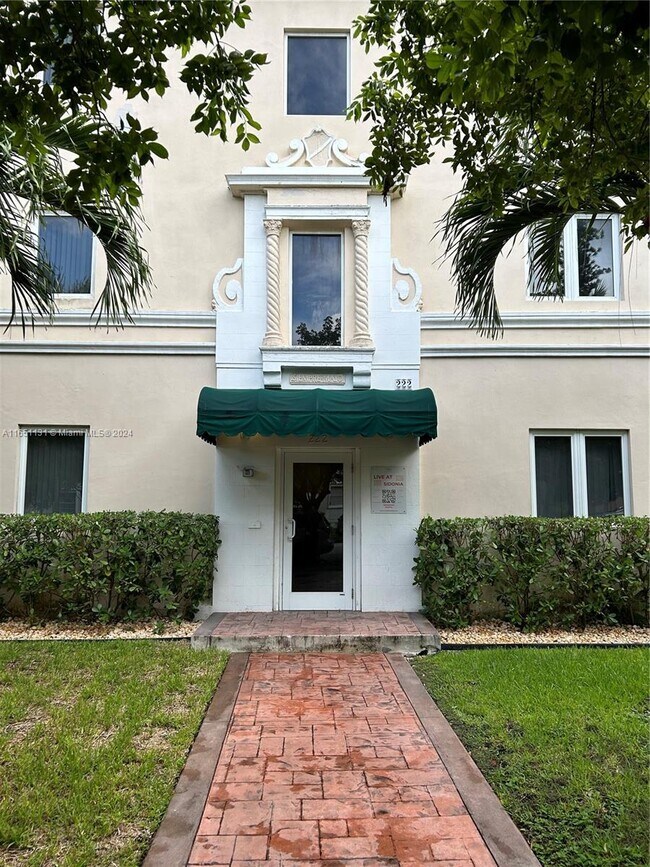 Building Photo - 222 Sidonia Ave