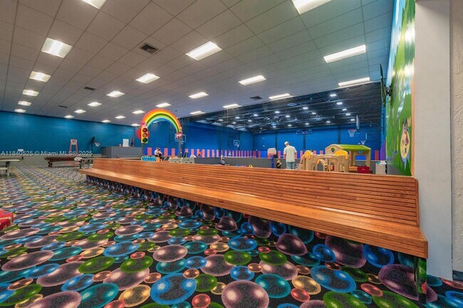 Building Photo - 16561 Blatt Blvd