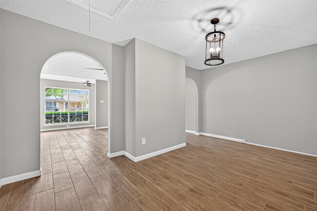 Building Photo - 9231 Baronsmede Dr