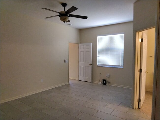 Building Photo - 554 Reddicks Cir