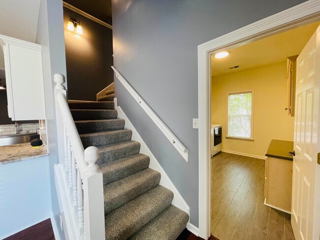 Building Photo - 9351 Lake Bridge Dr