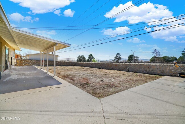 Building Photo - 1513 Fir St