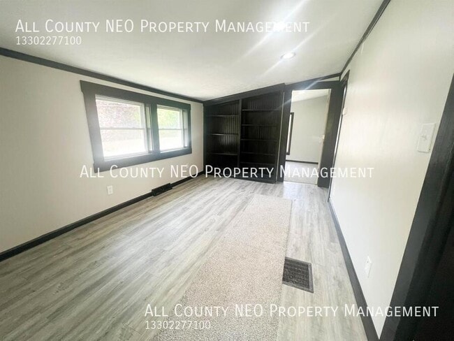 Building Photo - 2349 Bellfield Ave