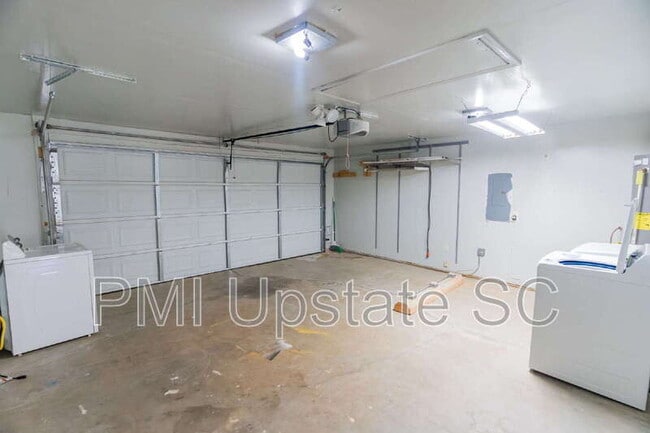 Building Photo - 432 Longspur Ct