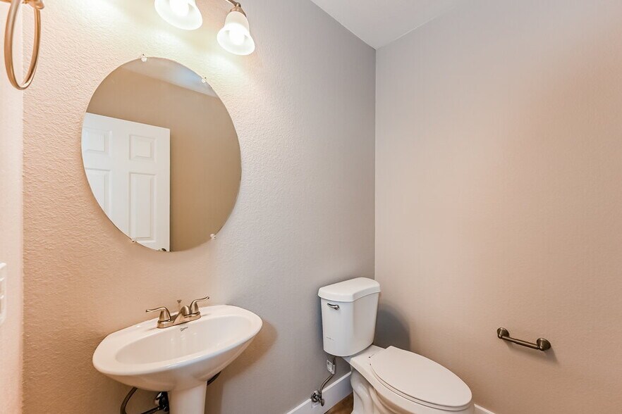 Building Photo - 9047 Wine Cellar Ave